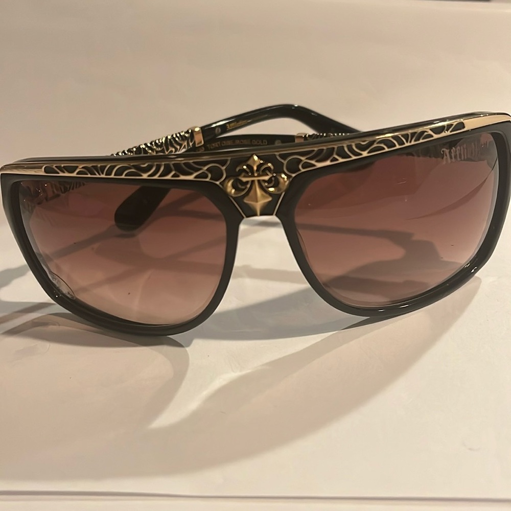 AFFLICTION MENS EMBOSSED LOGO SUNGLASSES GOLD AND BLACK FRAME W BROWN LENS TENT